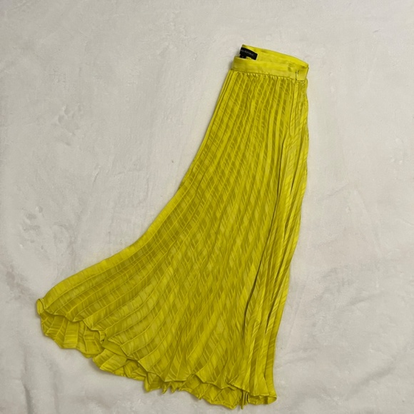 banana republic patterned skirt - Picture 2 of 3